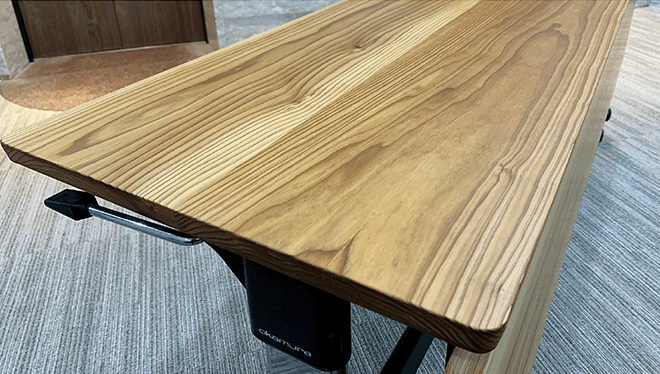 ナイスグループ 表層圧密テクノロジー「Gywood®」 無垢材によるオフィス家具の木質化を提案